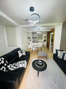 Kuchyň nebo kuchyňský kout v ubytování Gem 10 Gladstone -SuvaCBD 2 Bedroom