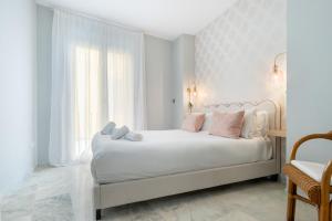 Postel nebo postele na pokoji v ubytování Stunning 3BR 2BTH with Parking and Jacuzzi