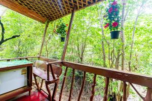 En have udenfor Panpurie Koh Lanta Resort - 2-Minute Walk to the Beach