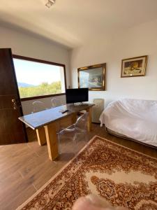 TV a/nebo společenská místnost v ubytování Vila Blue River + 87 fotografií