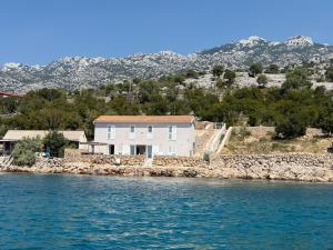 Naturlandskabet i nærheden af villaen