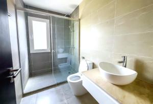 Ένα μπάνιο στο Villa 5 Linaa