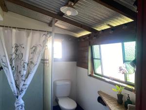 Koupelna v ubytování The Channon Vintage Farm Bales Country Charm