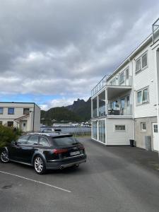 Gallery image of Modern apartment with mountain and sea view in Svolvær