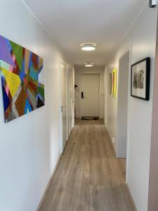 Gallery image of Modern apartment with mountain and sea view in Svolvær +27 photos