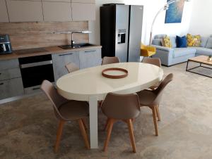 Køkken eller tekøkken på Villa Alessandro on the beach + 40 billeder