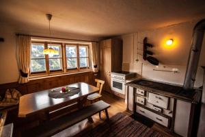 Η κουζίνα ή μικρή κουζίνα στο Bauernhaus Brandberg