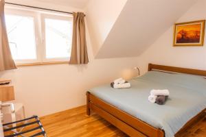 Postel nebo postele na pokoji v ubytování Villa Canolle + 41 fotografií