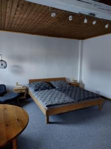 Ένα ή περισσότερα κρεβάτια σε δωμάτιο στο Ferien-in-ruhiger-Strasse-in-Stadtteil-von-Giessen