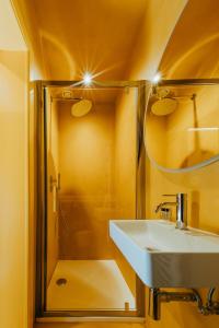 Ένα μπάνιο στο Kouter House +19 φωτογραφίες