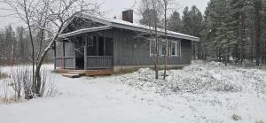 Arctic Lake Aurora house,Sevettijärvi v zimě