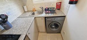 Η κουζίνα ή μικρή κουζίνα στο House C13 Ilios 2 Complex +23 φωτογραφίες