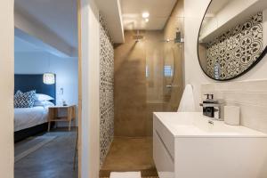 O baie la Eleven +175 fotografii