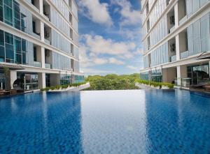 Πισίνα στο ή κοντά στο Cozy 1BR Brooklyn Apt Alam Sutra Pool, Gym