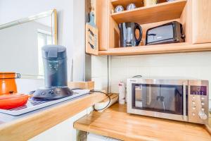 Kuchyň nebo kuchyňský kout v ubytování Maison typique à deux pas du bourg et de la mer + 47 fotografií