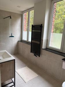 Fotografie z fotogalerie ubytování Villa Froidvau v destinaci Dinant + 34 fotografií