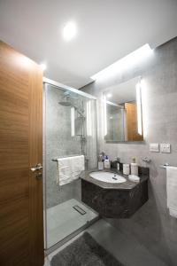 Phòng tắm tại The sunset resorts - منتجع ساحل الغروب