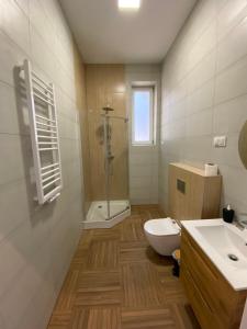 Koupelna v ubytování APART MAZURY Apartamenty na Mazurach + 58 fotografií