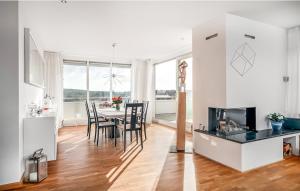 Khu vực ghế ngồi tại Light-flooded villa