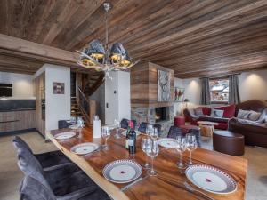 Posezení v ubytování Le Cheval Blanc et Le Loup Blanc, jacuzzi, hammam, skis aux pieds