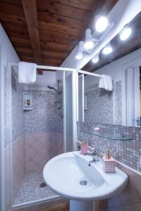 Koupelna v ubytování Little house Airport + 15 fotografií