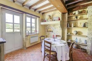 Köök või kööginurk majutusasutuses Maison confortable avec jardin à Talon - 90 m²