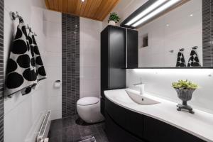 Ένα μπάνιο στο Maison Aho by Alvar Aalto Rovaniemi-Lapland +49 φωτογραφίες