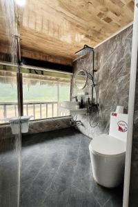 Koupelna v ubytování Chill Chill Mù Cang Chải homestay