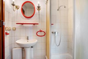 Ένα μπάνιο στο Haus zur Sonnenblume +34 φωτογραφίες