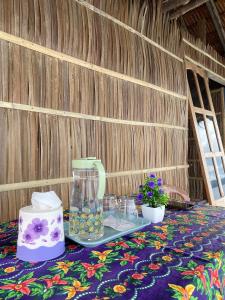 a table with a blender on top of a table at Humble Homestay in Besir