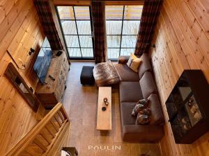 an overhead view of a living room with a couch at Lindvallen Ski Resort - Studio - 4 Guests in Sälen +5 photos