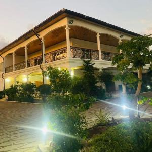 Κήπος έξω από το Océan Voyages Mitsamihouli