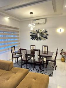 Ruang duduk di Fly voyage hébergement