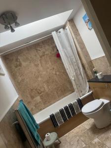 Et badeværelse på Dolphin cottage + 12 billeder