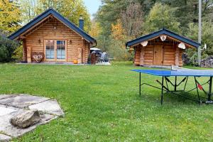 Stolní tenis v ubytování Chalet am See nebo okolí + 5 fotografií