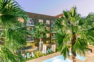 Galeriebild der Unterkunft Blueground East Industrial pool nr Lake Elizabeth SFO-2074 in Warm Springs District