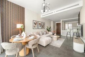 Χώρος καθιστικού στο FIRST CLASS 3BR Stylish Luxury Escape