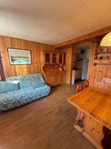 Kuchyň nebo kuchyňský kout v ubytování Lo Chalet delle Marmotte