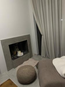 Katil atau katil-katil dalam bilik di Luxury apartment in Elefsina 2