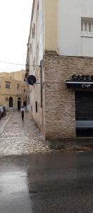 El barrio en el que está el departamento o un barrio cercano