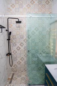 Un baño de Sujimotos