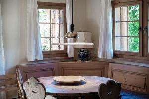Φωτογραφία από το άλμπουμ του Laax Chalet by Quokka 360 - Charming Chalet with private patio σε Laax