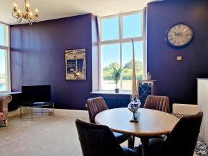 TV a/nebo společenská místnost v ubytování Hamilton - The Hyde Luxury Let