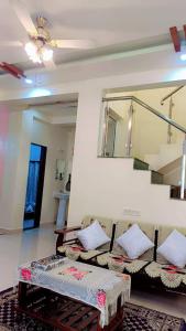 Gambar di galeri bagi Near Swargate Vrundavan 2 BHK bungalow di Pune