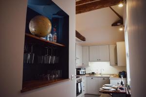 Η κουζίνα ή μικρή κουζίνα στο Apartment - Sleeps 4 - Near Nec & Airport +3 φωτογραφίες