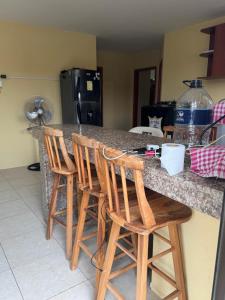 Η κουζίνα ή μικρή κουζίνα στο Apartamento vacacional con playa privada