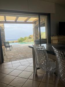 Naturlandskabet i nærheden af villaen