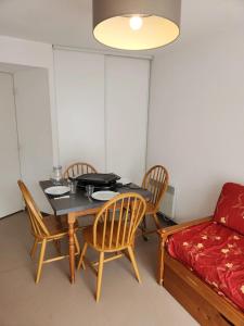 Et opholdsområde på Studio moderne à Ax-les-Thermes, 30 m² avec sauna + 4 billeder