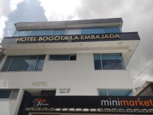 ein Gebäude mit einem Hotel Boogota La Lamendaenda in der Unterkunft Hotel Bogotá la embajada in Bogotá + 18 Fotos