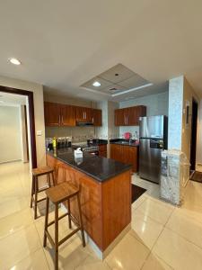 Η κουζίνα ή μικρή κουζίνα στο 1Bed room Apartment Sea View Full Sea View